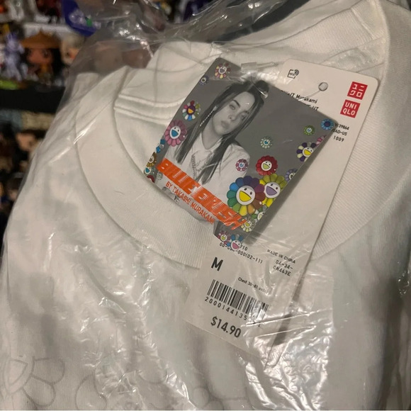 Billie Eilish x UNIQLO shirt - Picture 2 of 3